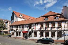 Отель Zum Goldenen Ochsen, Hotel & Gasthaus am Schlossgarten  Ашаффенбург